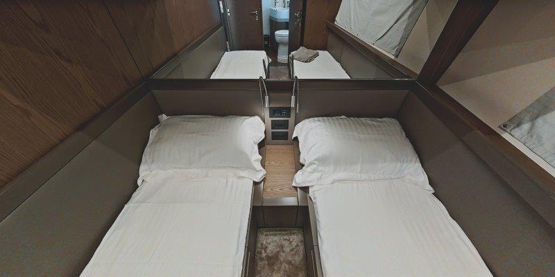 2017 FERRETTI YACHTS 550 